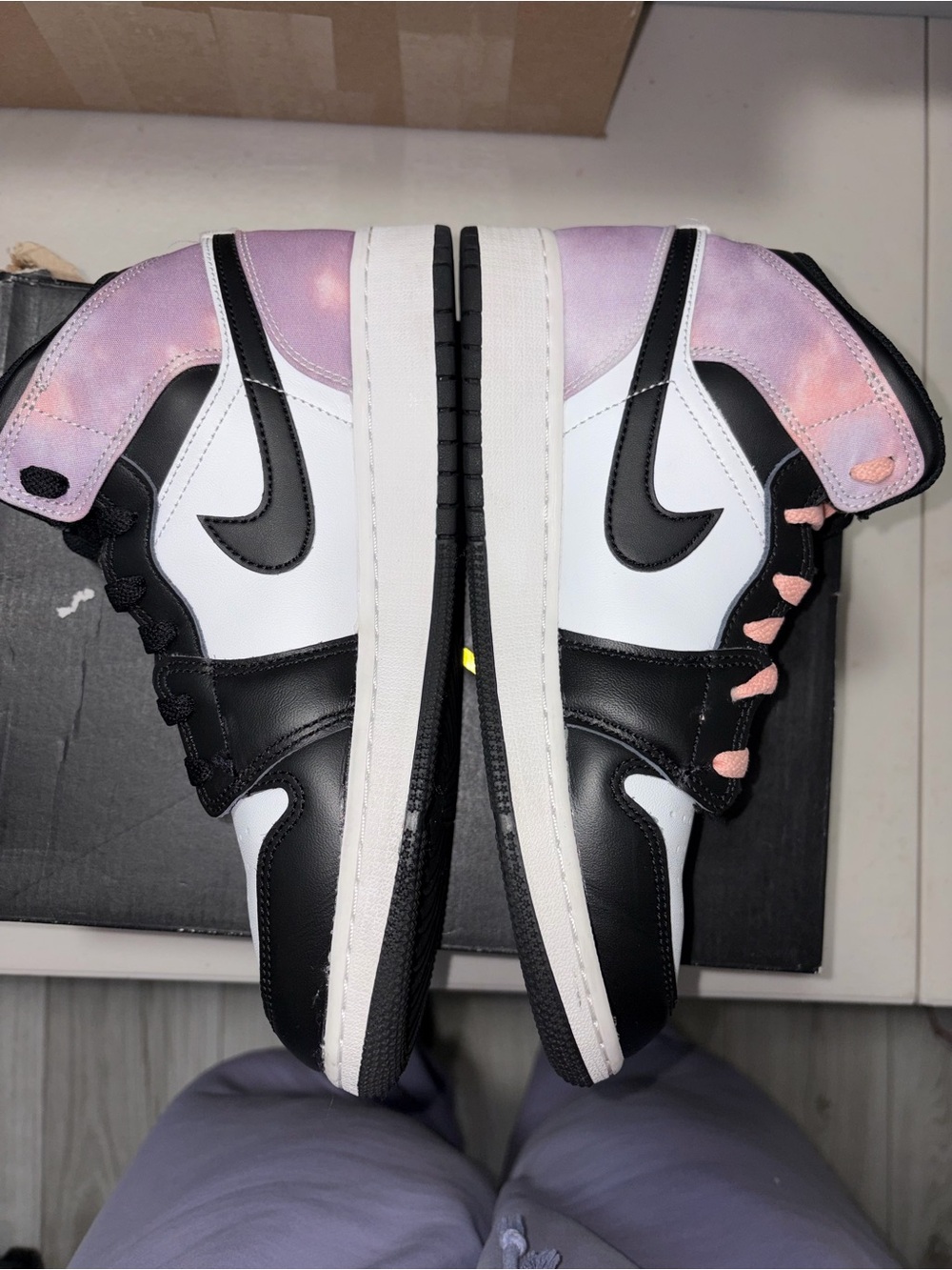 Nike Air Jordan 1 Mid SE GS Bleached Coral Black White DM6216-001 - Picture 5 of 12